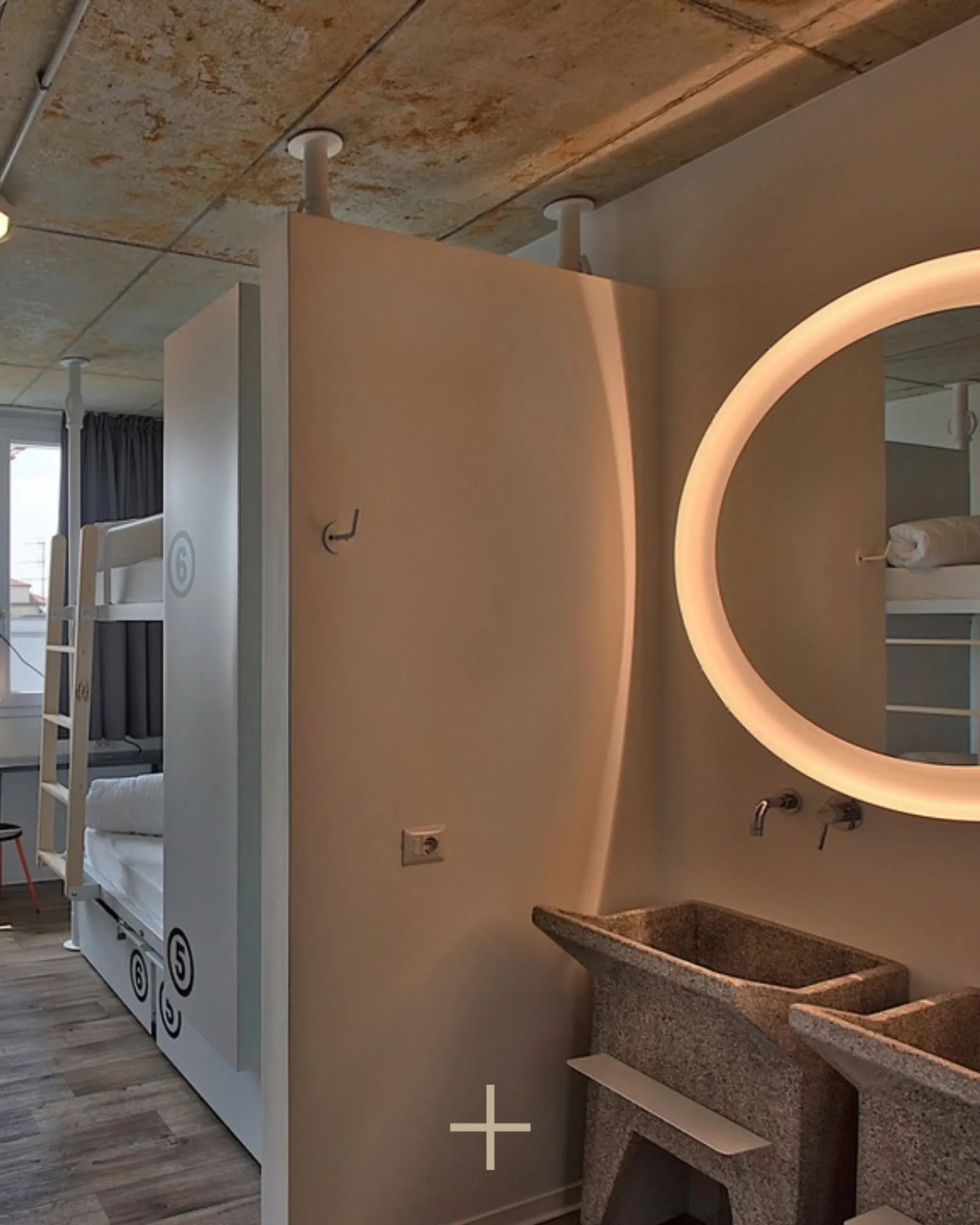 MADE TO MEASURE Hostel
